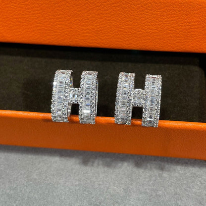 [⭐Hevara Jewelry]H STUD EARRINGS WITH SILVER DIAMONDS