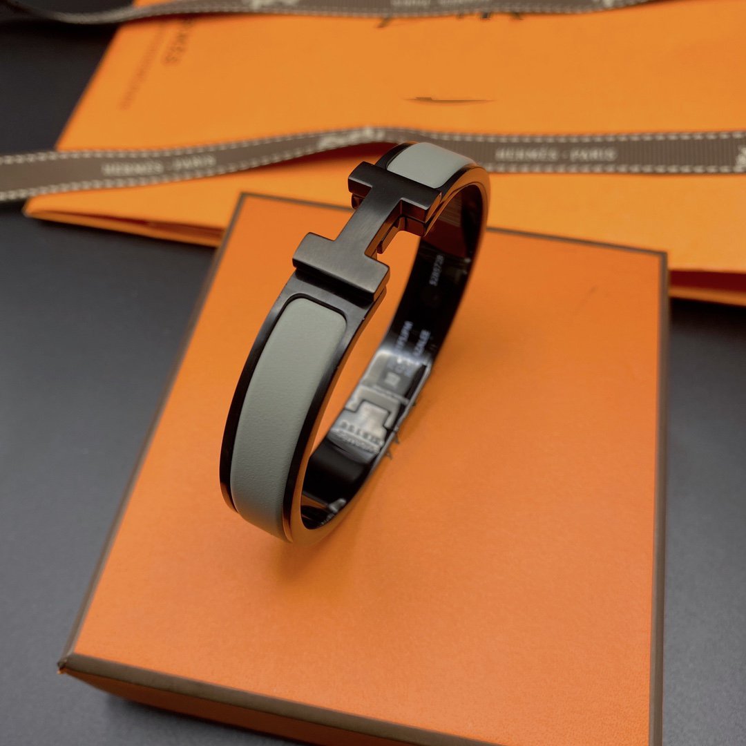 [⭐Hevara Jewelry]CLIC HM SO BLACK GREY BRACELET