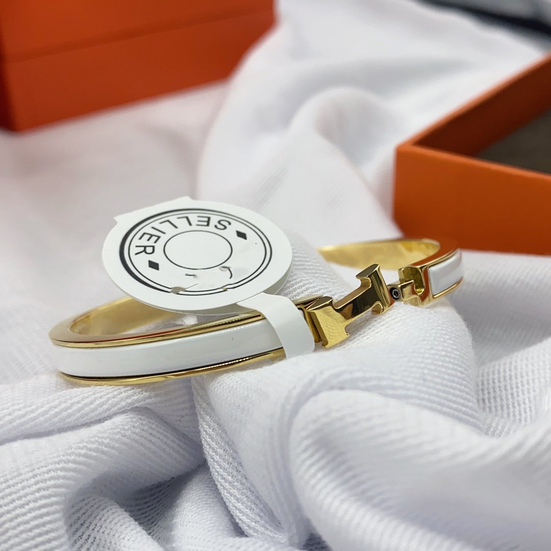 [⭐Hevara Jewelry]CLASSIC HM CLIC WHITE 8MM ENAMEL BRACELET