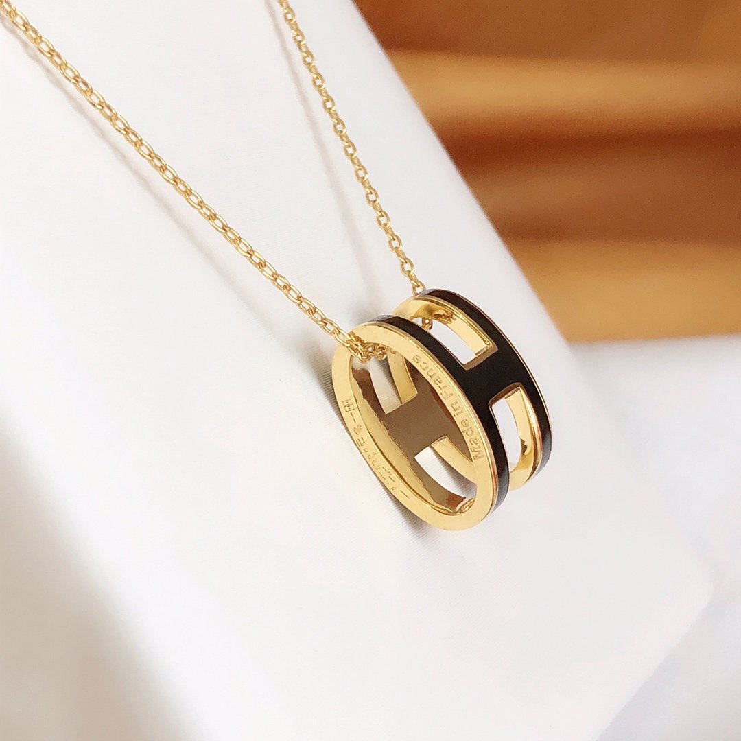 [⭐Hevara Jewelry]HM CLIC BLACK ENAMEL GOLD NECKLACE