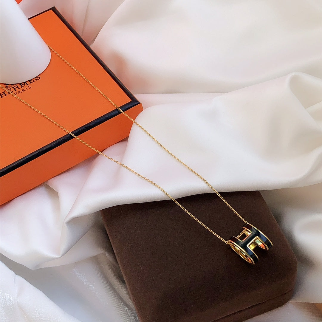 [⭐Hevara Jewelry]HM CLIC BLACK ENAMEL GOLD NECKLACE
