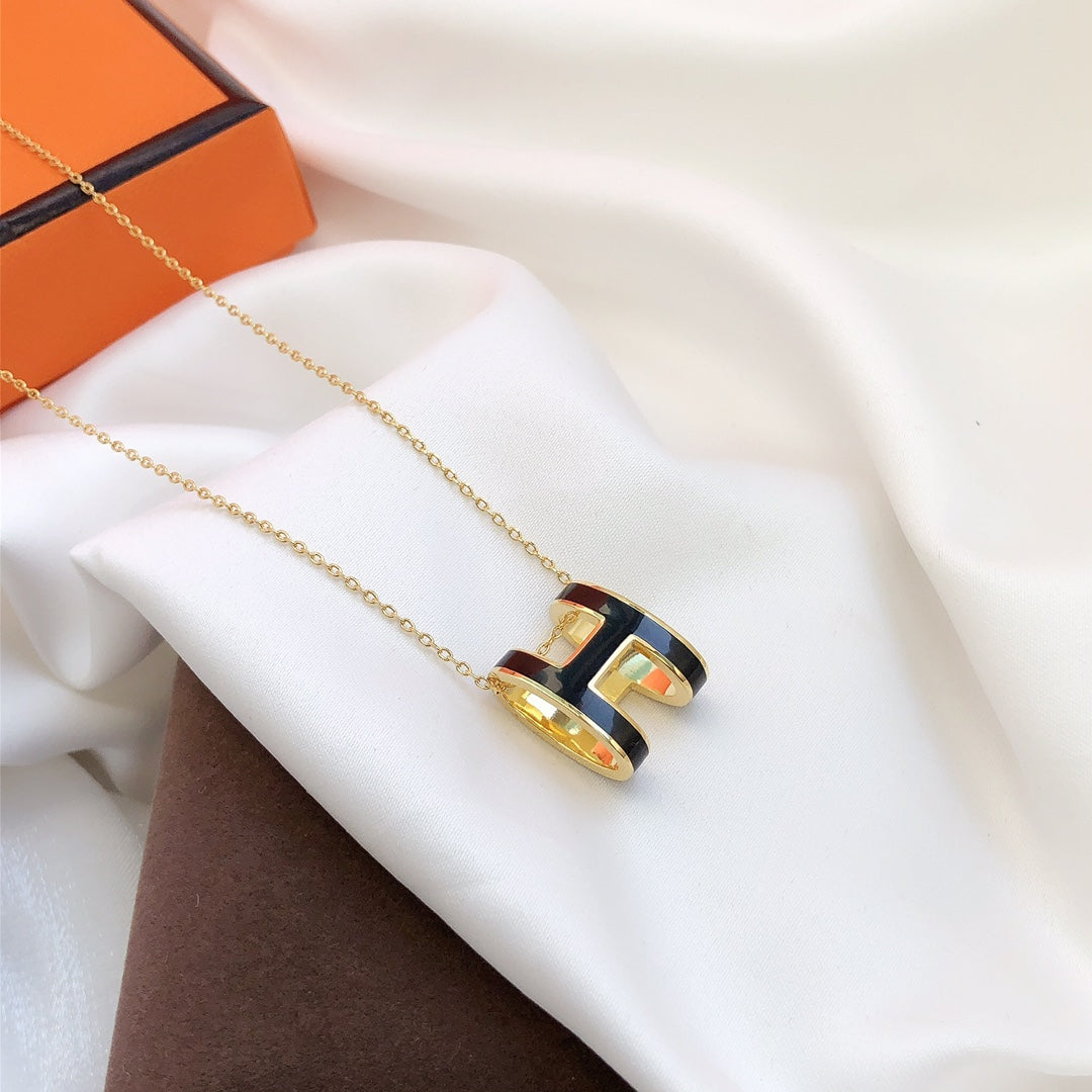 [⭐Hevara Jewelry]HM CLIC BLACK ENAMEL GOLD NECKLACE