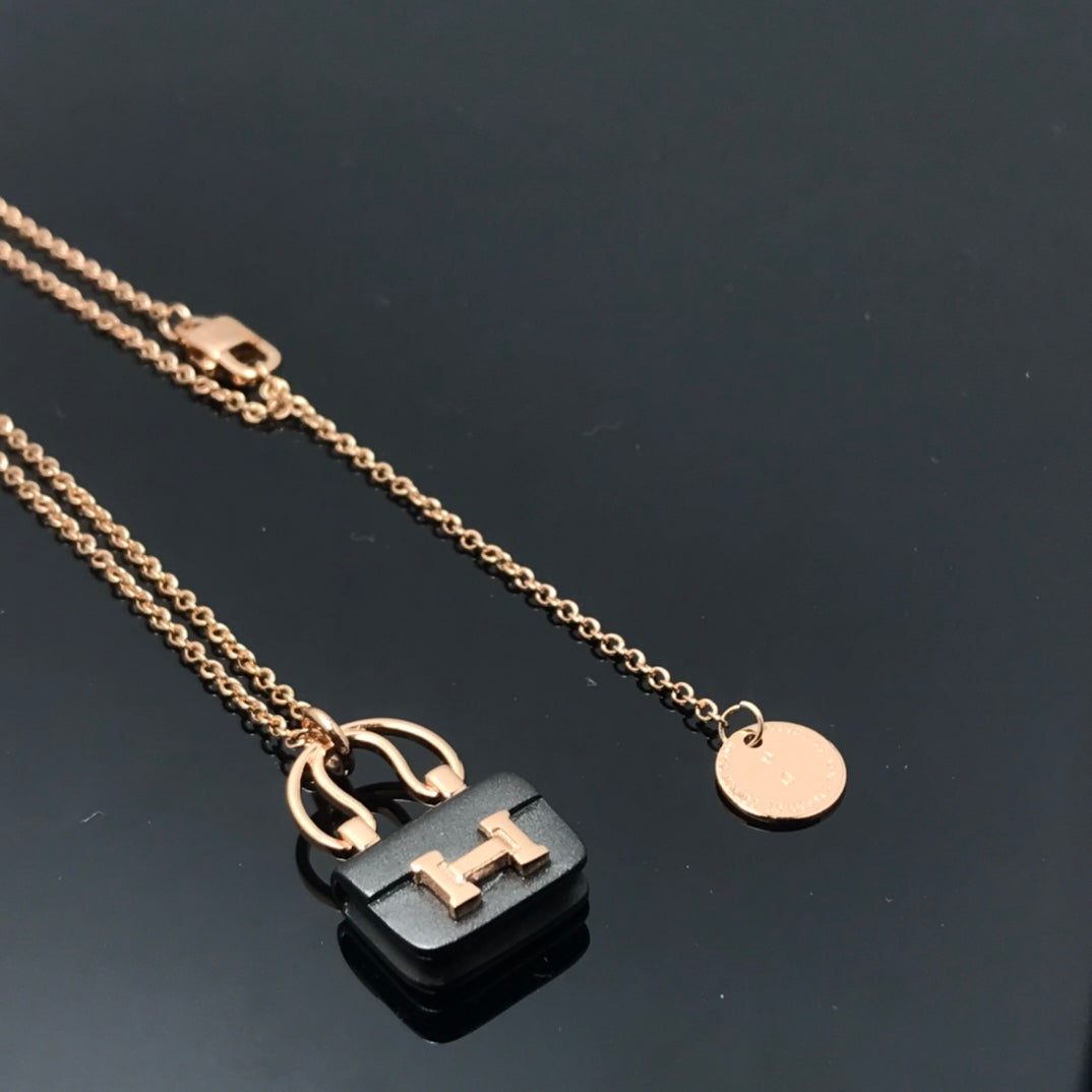 [⭐Hevara Jewelry]WOMEN'S HM AMULETTES CONSTANCE PENDANT NECKLACE