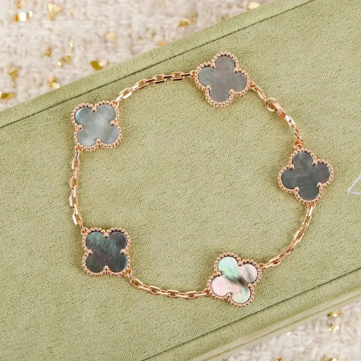 [⭐Hevara Jewelry] CLOVER 5 MOTIF GRAY MOP BRACELET COLLECTION