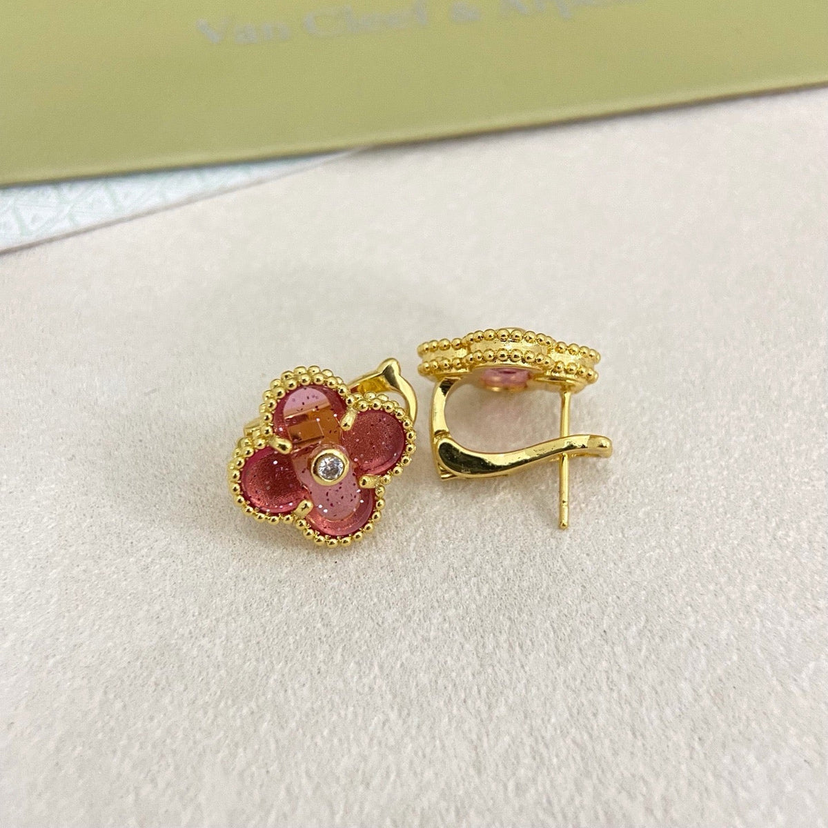 [⭐Hevara Jewelry]2026 NEW  CLOVER 1 MOTIFPINK ENAMEL STUD EARRINGS WITH DIAMONDS2