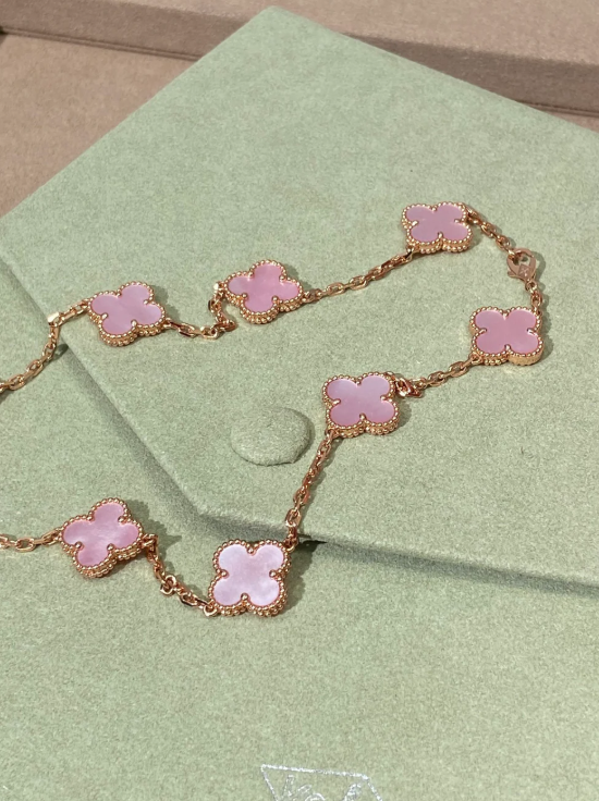 [⭐Hevara Jewelry Jewellery] Pink Necklace with Ten Clover Designs