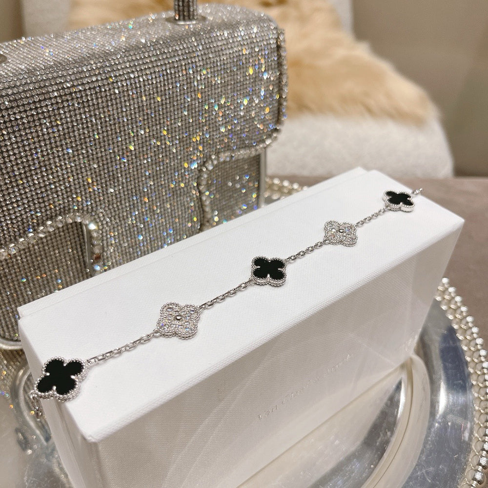 [⭐Hevara Jewelry] CLOVER 5 MOTIF ONYXS BRACELET COLLECTION