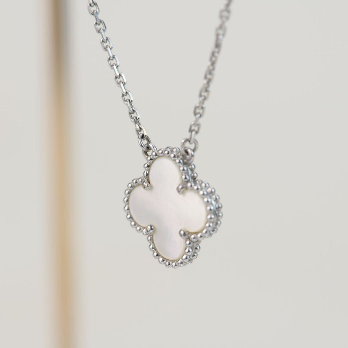 [⭐Hevara Jewelry]CLOVER  15MM WHITE MOTHER-OF-PEARL SILVER