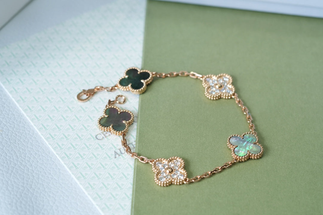 [⭐Hevara Jewelry] CLOVER 5 MOTIF GRAY MOP BRACELET COLLECTION