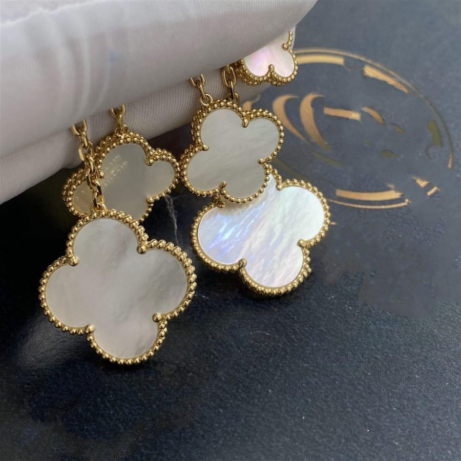 [⭐Hevara Jewelry]CLOVER EARRINGS WHITE MOP 4 MOTIFS GOLD