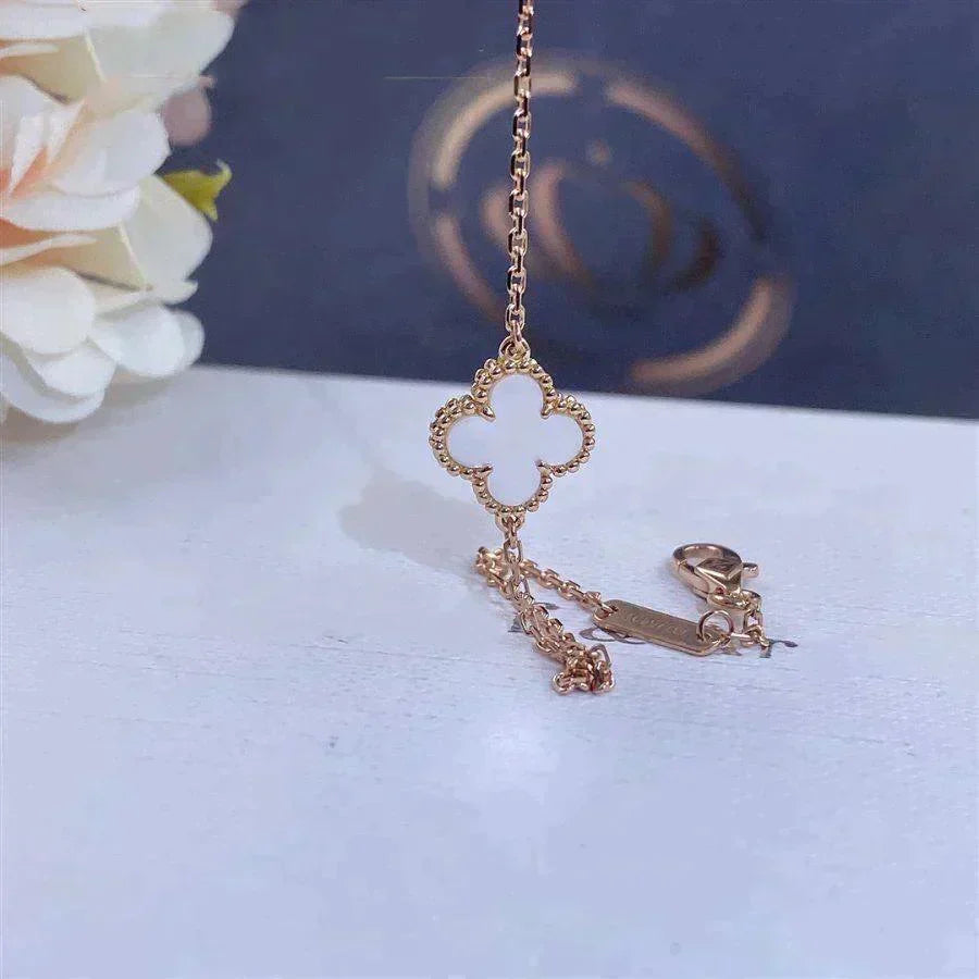 [⭐Hevara Jewelry]CLOVER WHITE MOP SINGLE FLOWER BRACELET