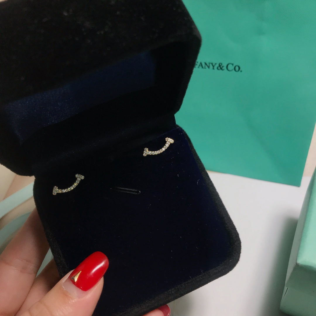 [Hevara Jewelry]SMILE DIAMOND EARRINGS