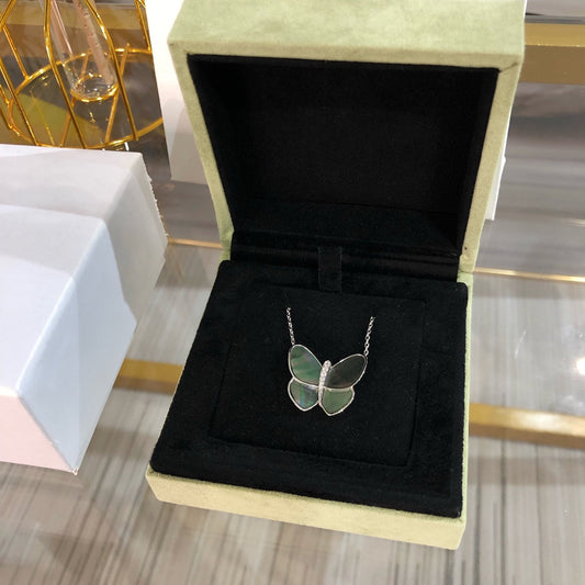 [⭐Hevara Jewelry]LARGE BUTTERFLY SILVER PENDANT DIAMOND NECKLACE