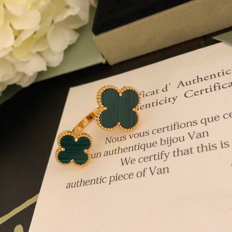 [⭐Hevara Jewelry]CLOVER BETWEEN THE FINGER RING