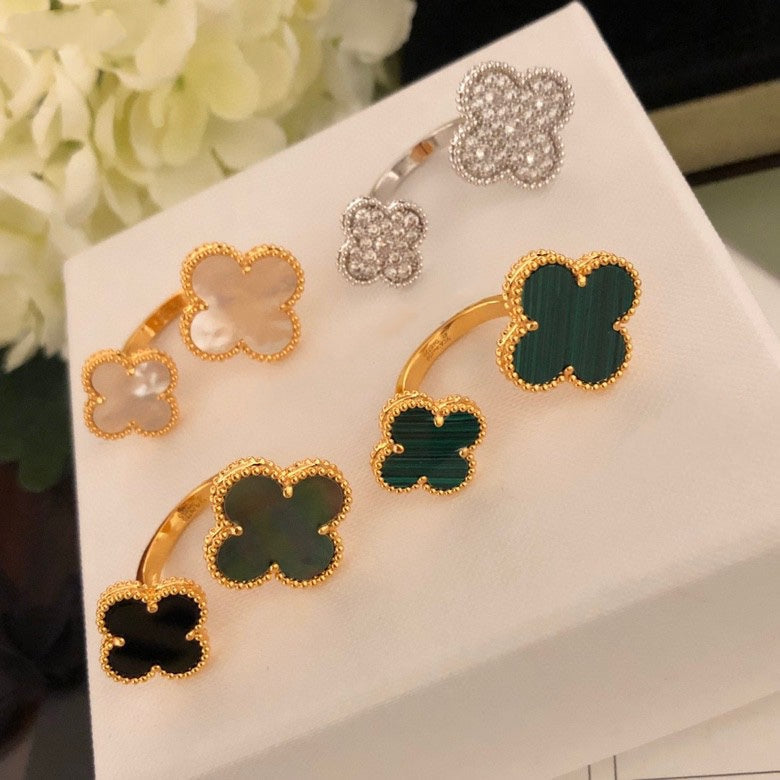 [⭐Hevara Jewelry]CLOVER BETWEEN THE FINGER RING