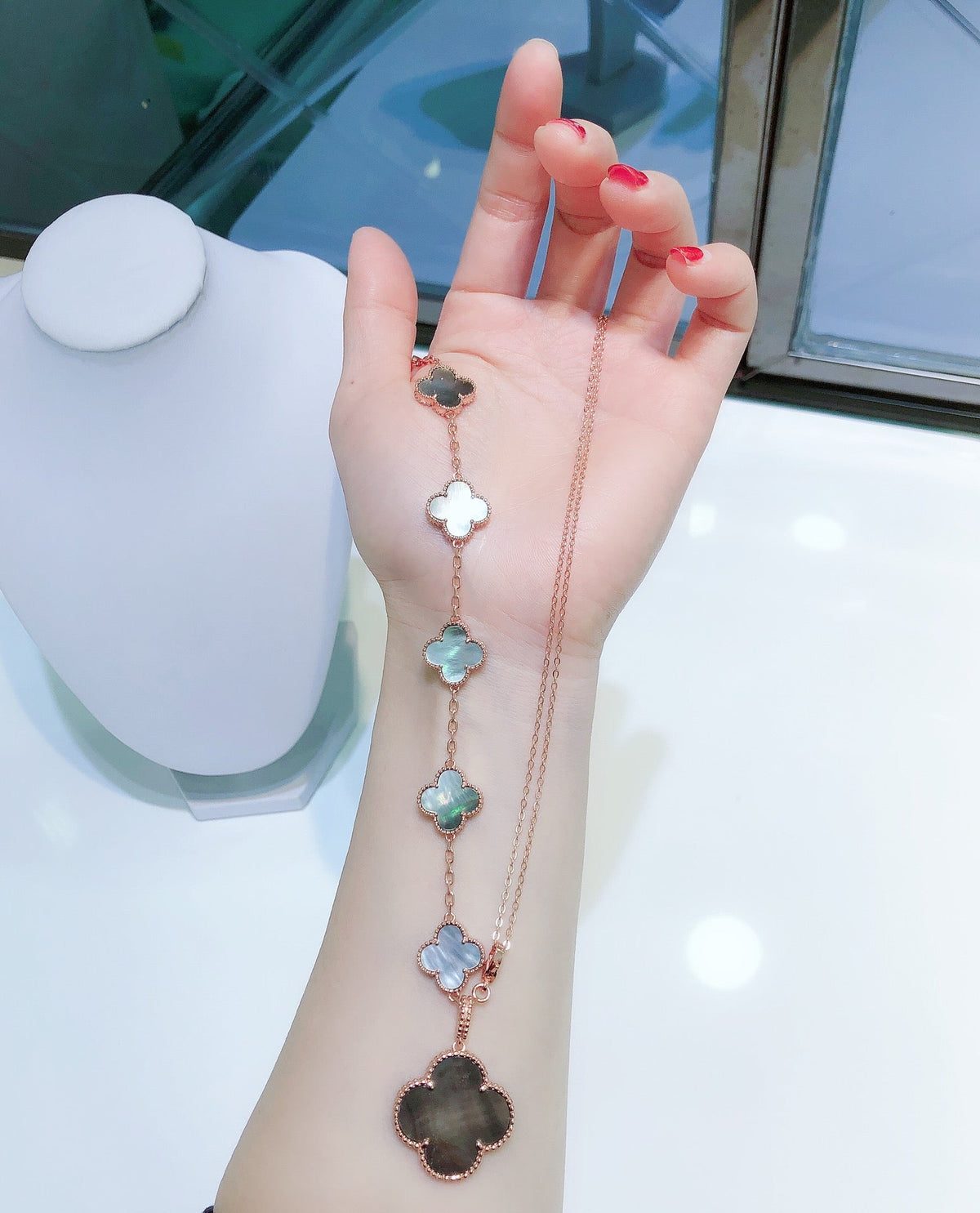 [⭐Hevara Jewelry]COMBINED BRACELET 5 MOTIFS AND NECKLACE DARK MOP ROSE GOLD