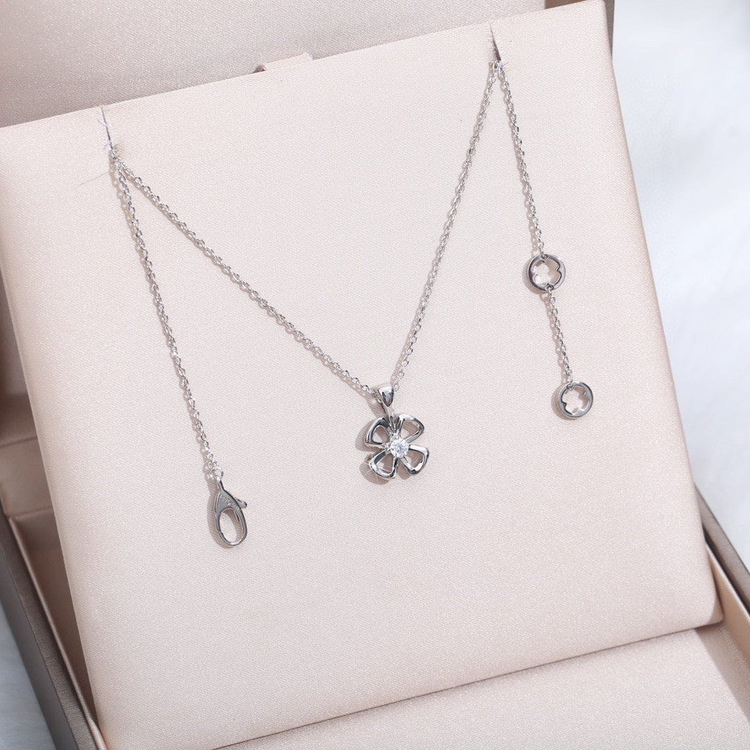 [⭐Hevara Jewelry]FIOREVER NECKLACE DIAMOND CENTER