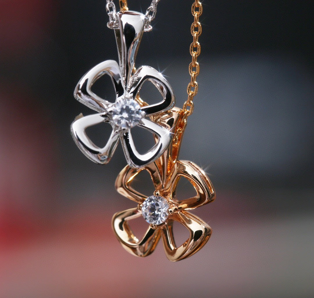 [⭐Hevara Jewelry]FIOREVER NECKLACE DIAMOND CENTER
