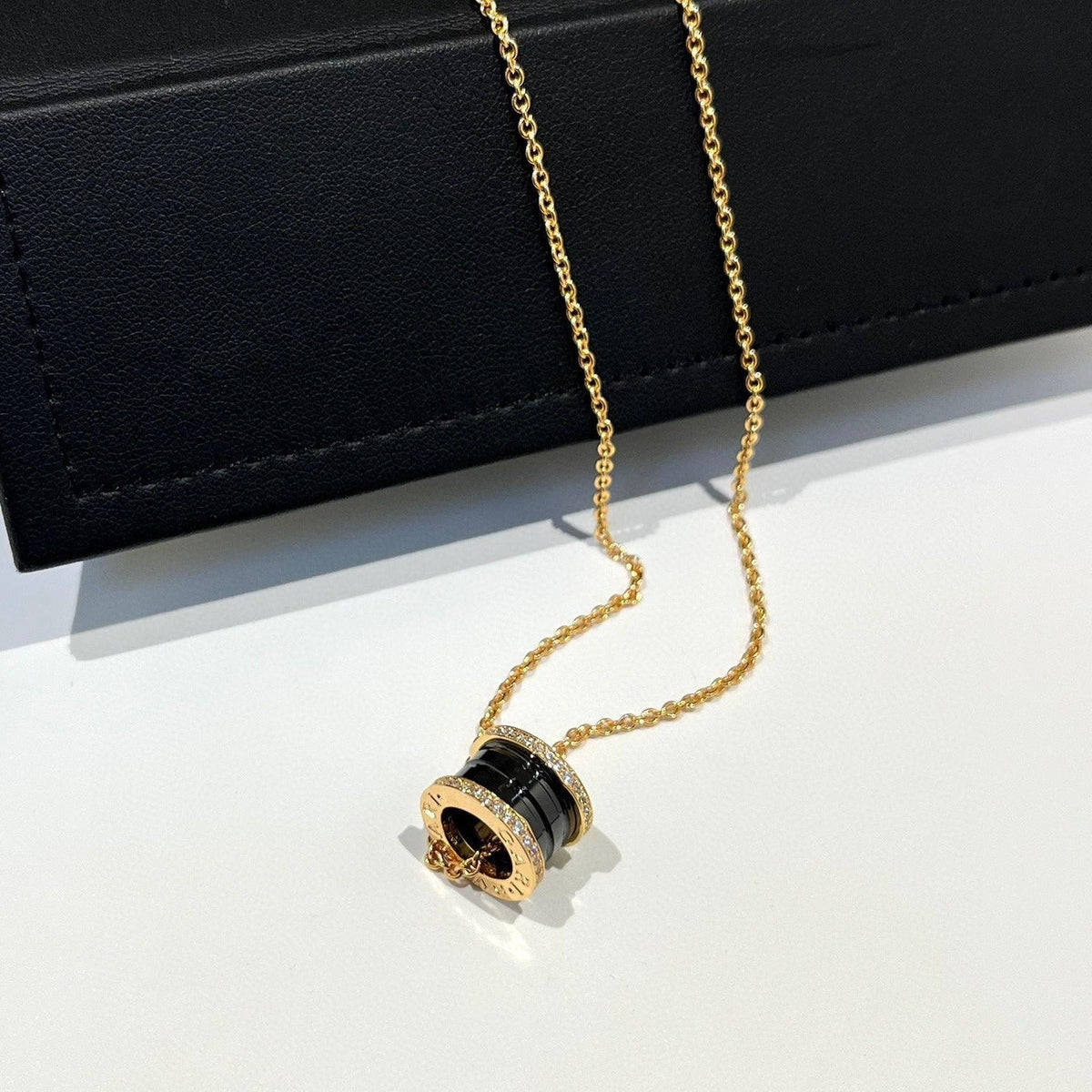 [⭐Hevara Jewelry]ZERO 1 BLACK CERAMIC DIAMOND PINK GOLD NECKLACE