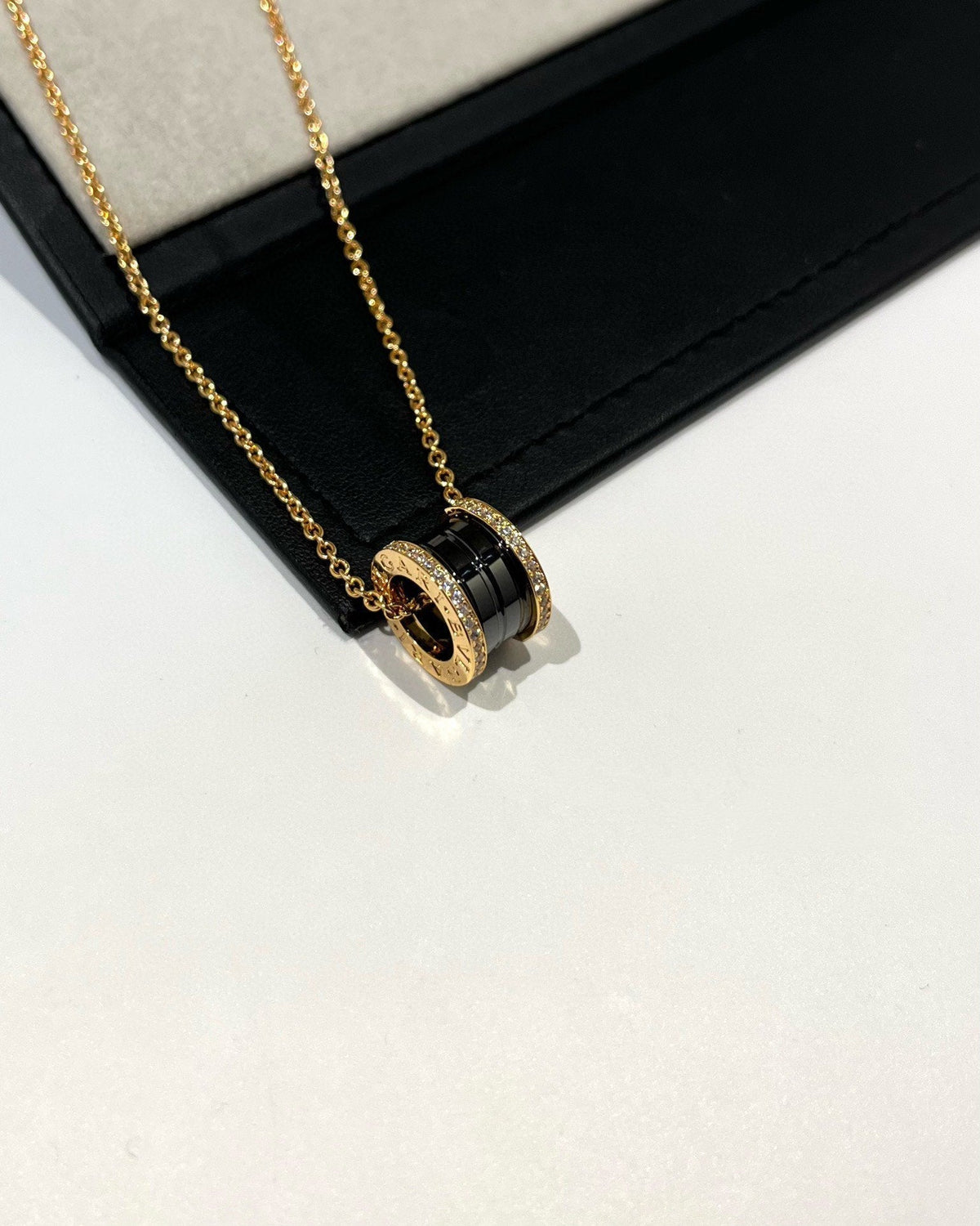[⭐Hevara Jewelry]ZERO 1 BLACK CERAMIC DIAMOND PINK GOLD NECKLACE